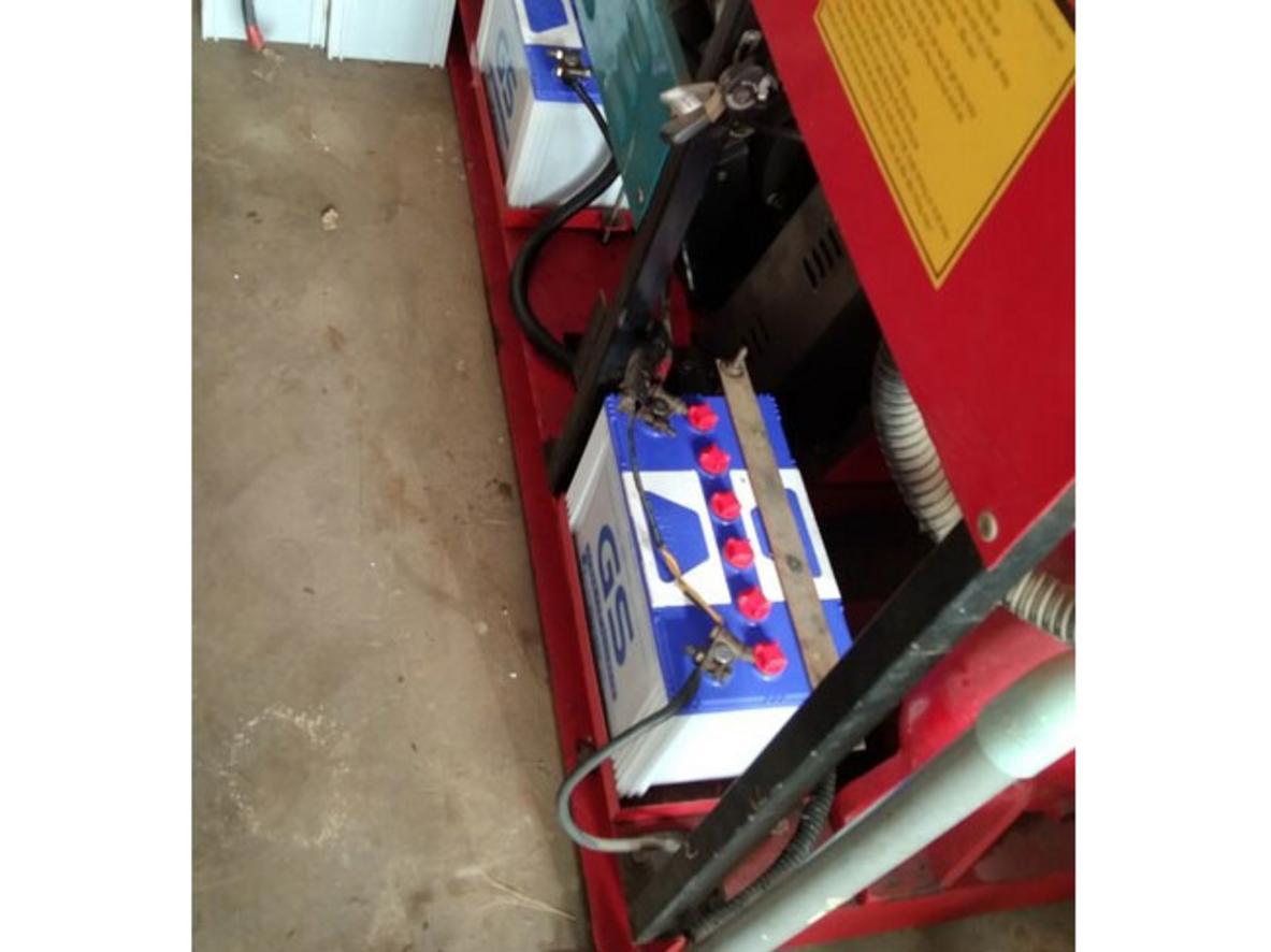 Khởi động mạnh cho xe tải nhẹ và máy phát.