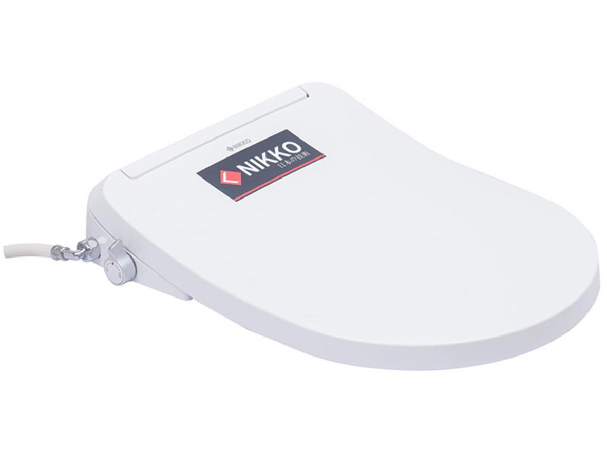 Nikko P6002 hoạt động hoàn toàn bằng áp lực nước — không cần điện, an toàn cho người già.