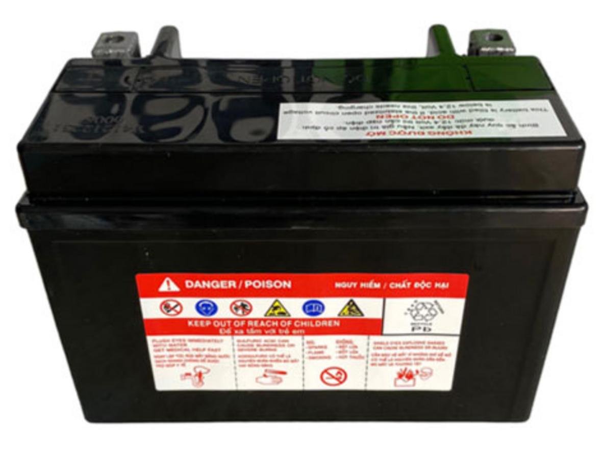Kích thước chuẩn, lắp vừa nhiều khay ắc quy xe tay ga.