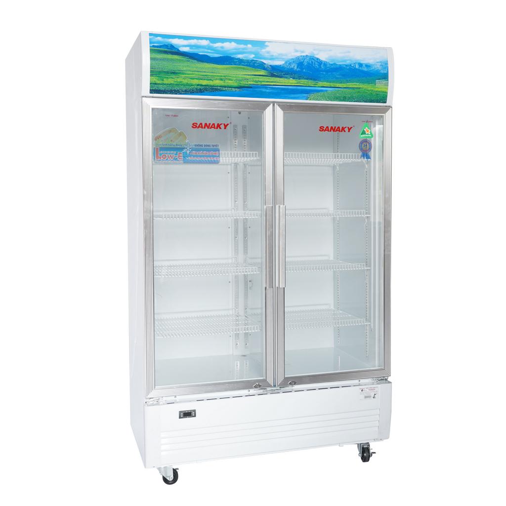 Kính Low‑E + LED giúp tăng tính thẩm mỹ và tỷ lệ bán hàng.