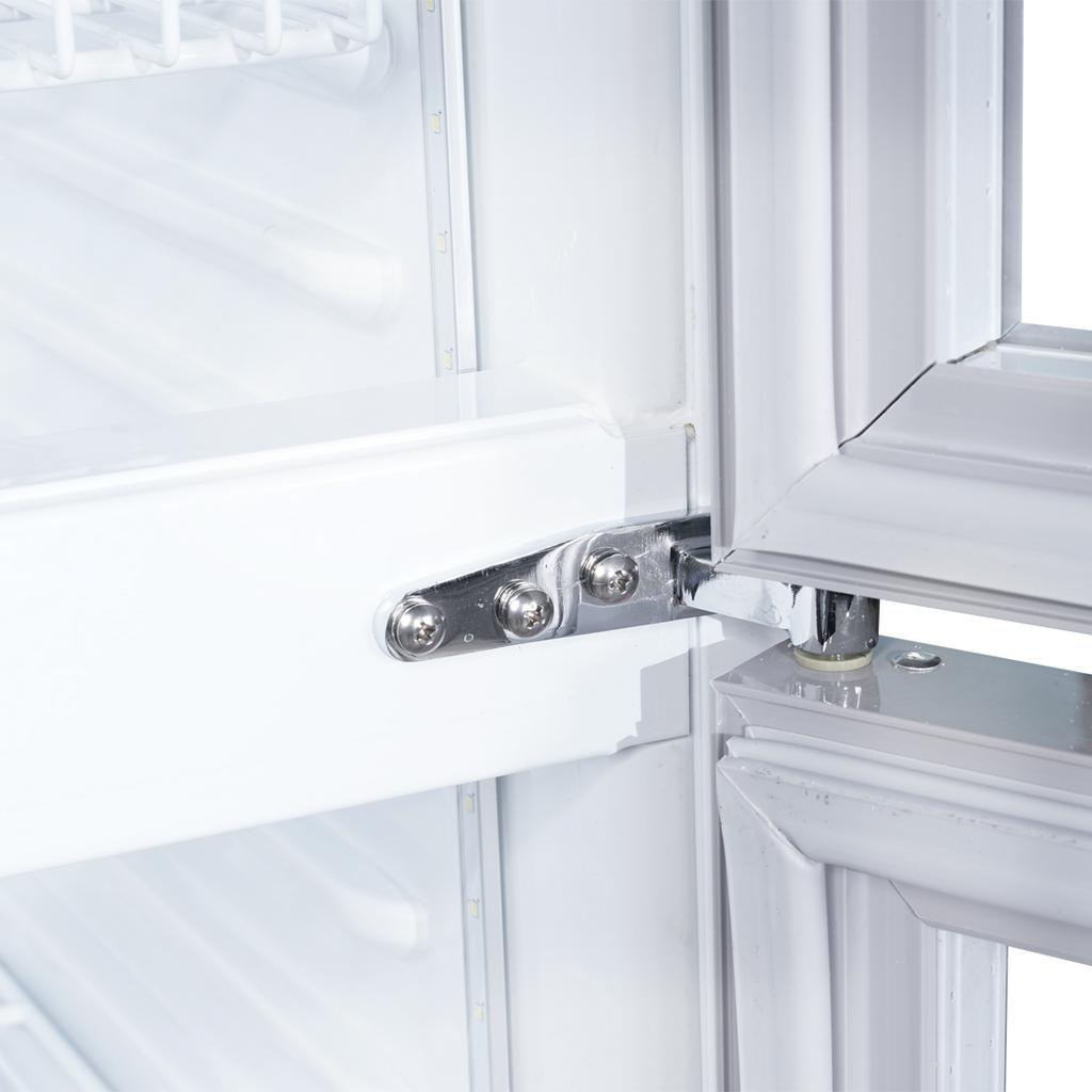 Low‑E + sưởi kính — giữ kính sạch, giúp trưng bày luôn chuyên nghiệp.