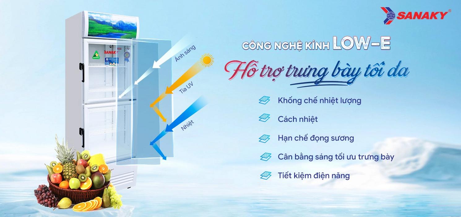 Kính Low‑E 2 lớp giúp trưng bày rõ ràng, giảm đọng sương.