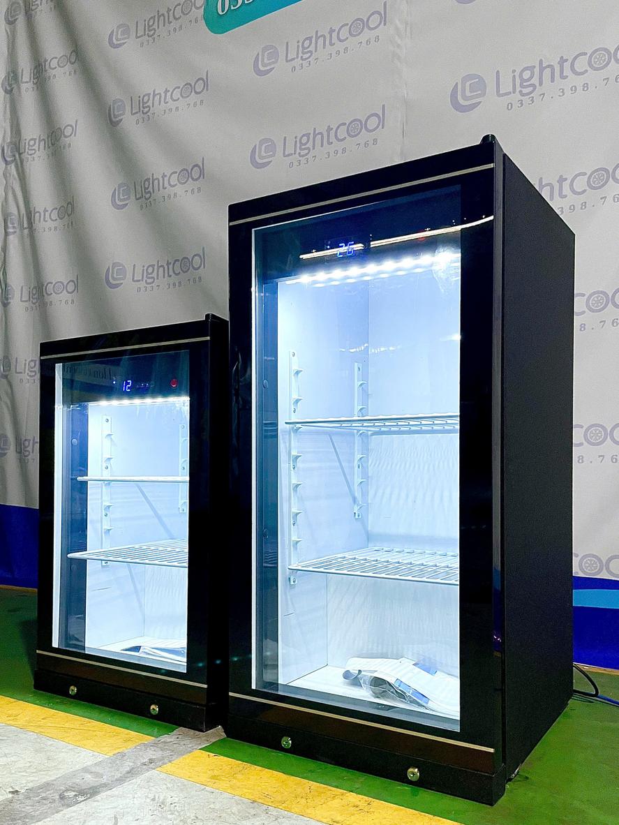 Kính sưởi chống đọng sương — giữ tầm nhìn trưng bày luôn rõ.