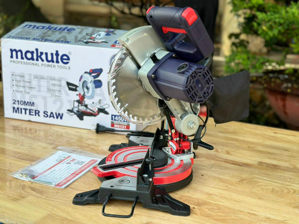 Động cơ và hiệu năng Makute MS121 (1450W, 5.200 rpm).