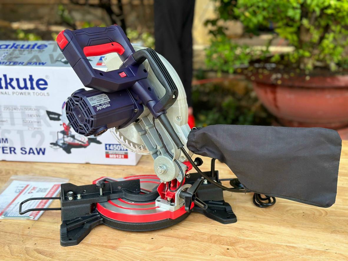 Tổng quan Máy cắt đa năng Makute MS121