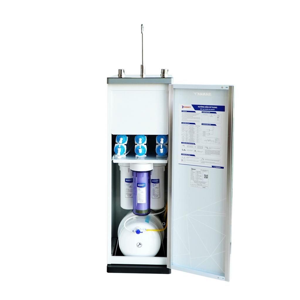 Cận cảnh màng RO Vanochem 75G và bình chứa tích hợp