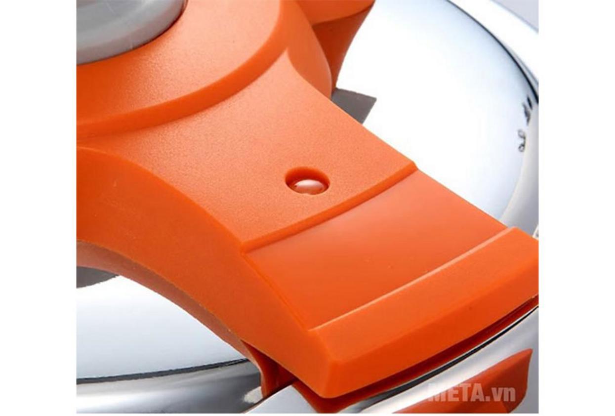 Nắp One‑Touch và van an toàn — thao tác nhanh, an toàn