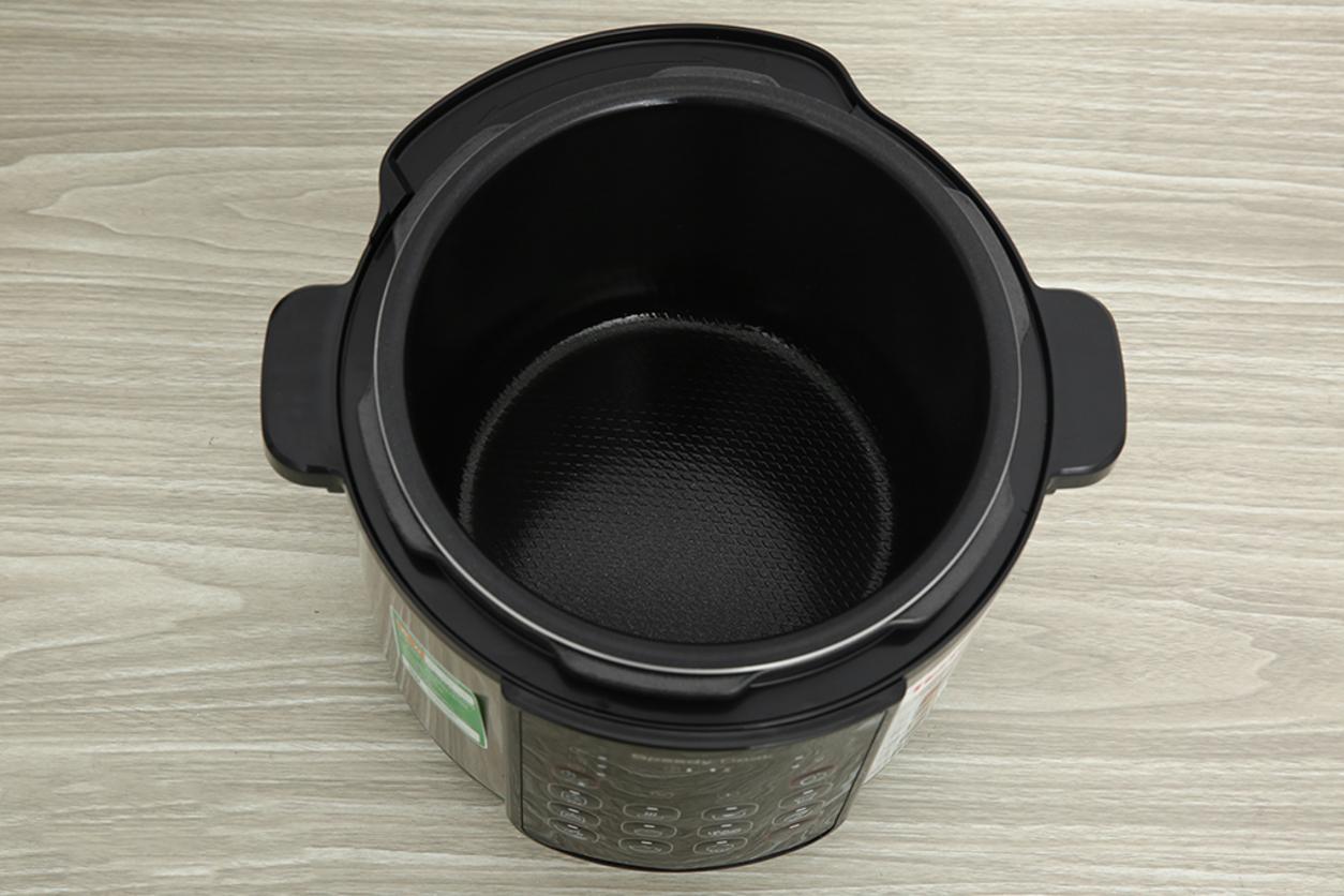 Nấu nhanh, giữ dinh dưỡng với công suất 900W và áp suất cao