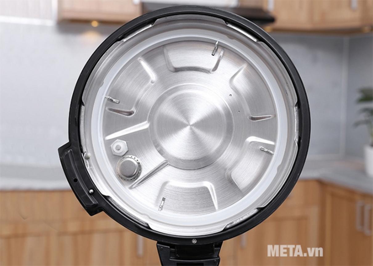 Dung tích 5 lít — đủ cho gia đình 4–6 người, hầm gà 1.5kg