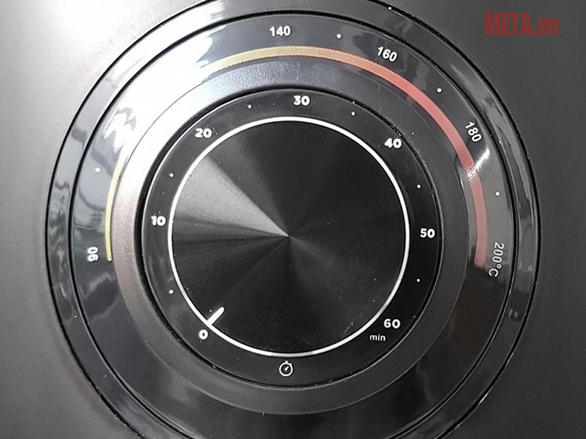 Bảng điều khiển núm vặn cơ dễ thao tác, hẹn giờ tối đa 60 phút.