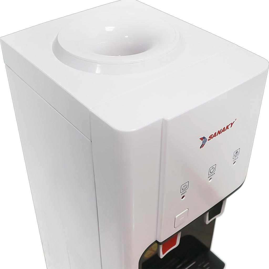 Nước lạnh 5–10°C — mát sâu, sảng khoái.