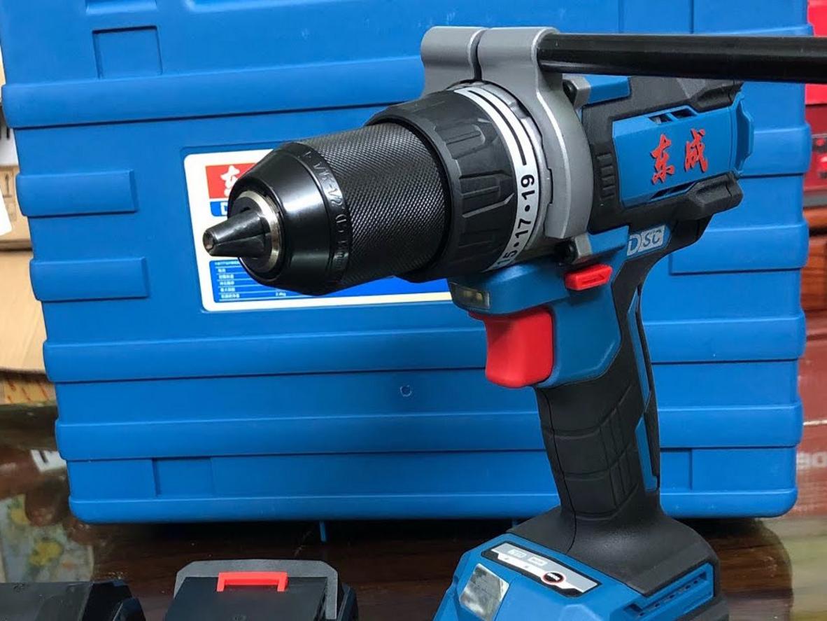 Bộ 2 pin 20V/4Ah kèm sạc — thời lượng thực tế cao