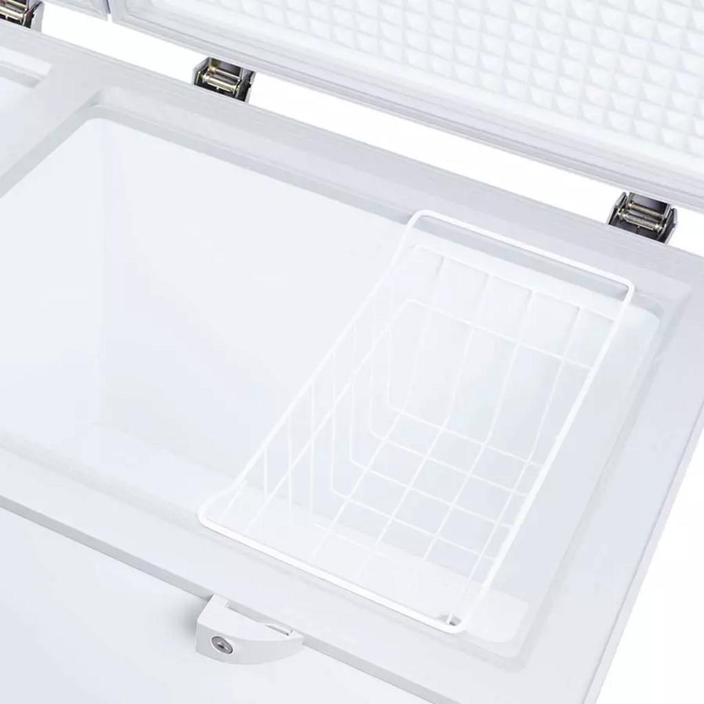 Minh họa Smart Inverter tiết kiệm điện và bảng điều khiển nhiệt độ (close-up) - khuyến nghị: infographic ước tính kWh hàng năm (so sánh với tủ không inverter).","imagePrompt":"Infographic/close-up of the inverter control panel and an energy savings chart comparing kWh/year vs a non-inverter model."