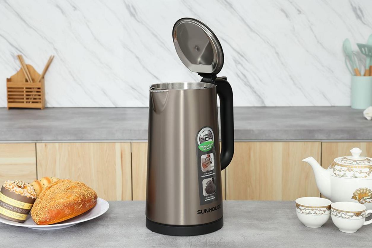 Đế xoay 360°, lưới lọc và đèn báo hoạt động