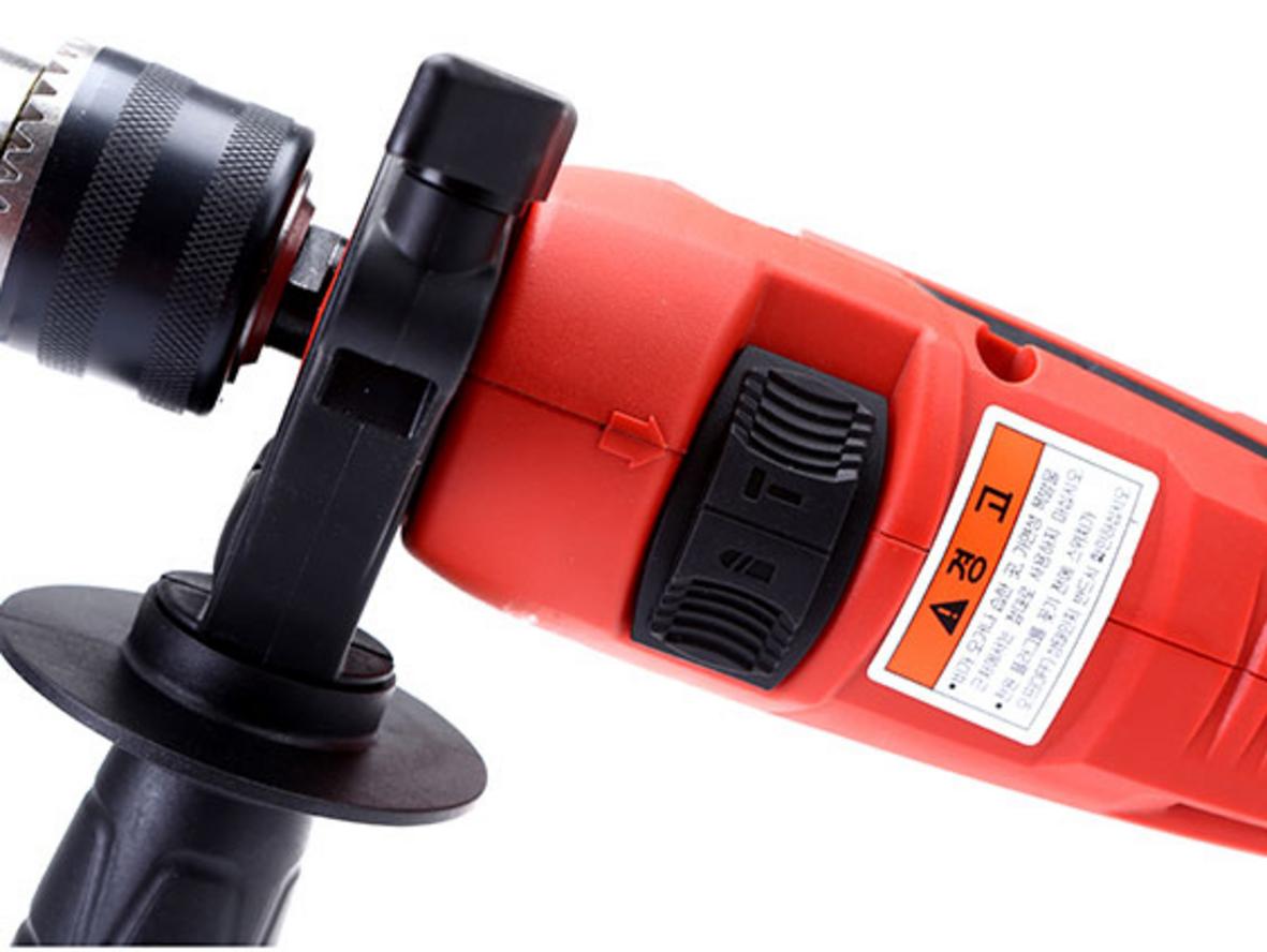 Thiết kế cơ động, tay cầm phụ và đèn LED hỗ trợ thao tác chính xác