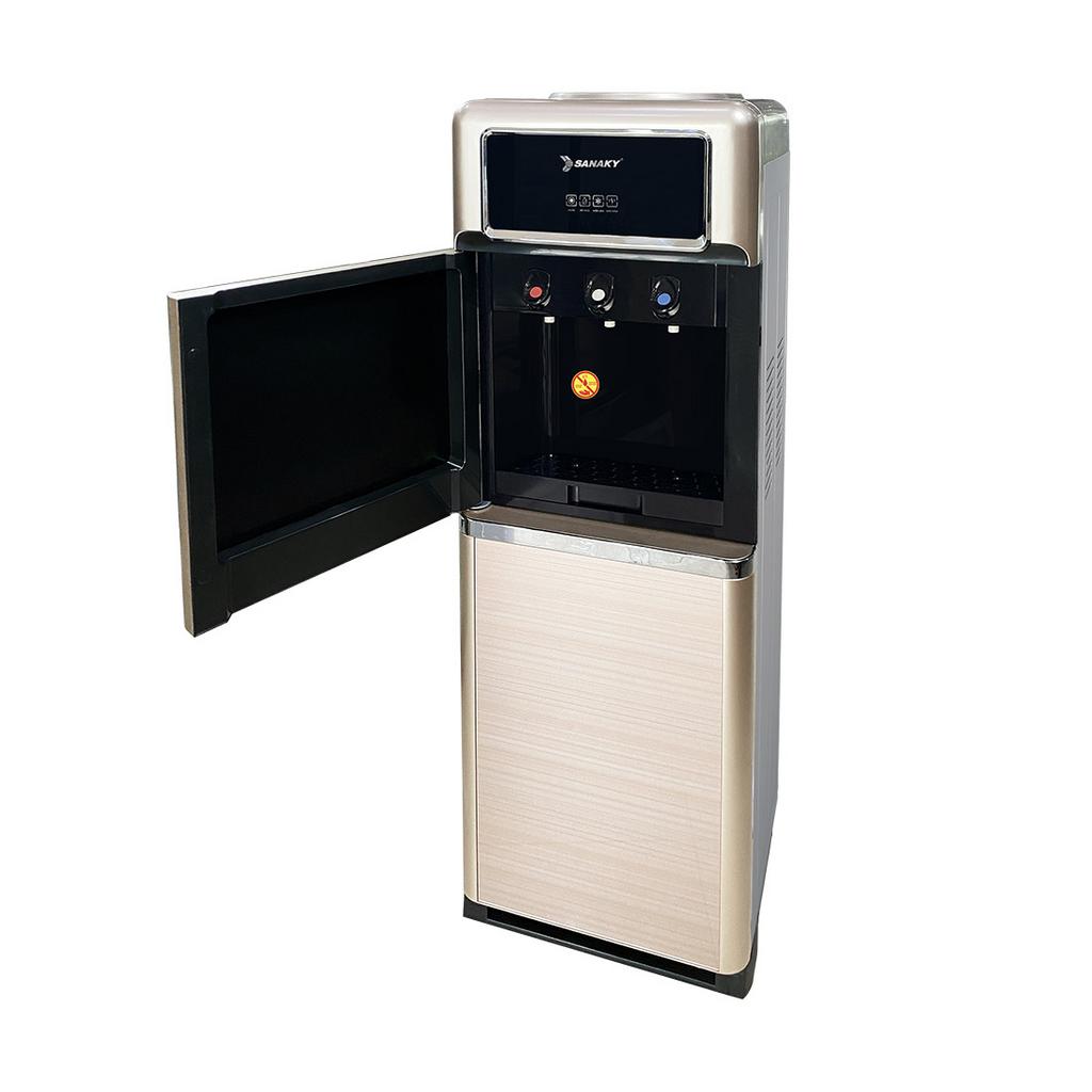 3 vòi riêng biệt — tiện cho mọi nhu cầu uống nước.