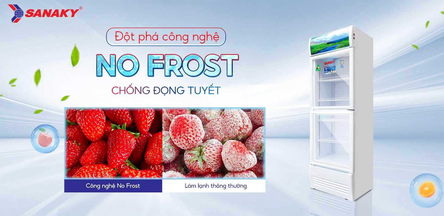 Tủ mát Sanaky VH-4588KW3 trưng bày hút khách — kính Low‑E và đèn LED làm nổi bật thực phẩm.