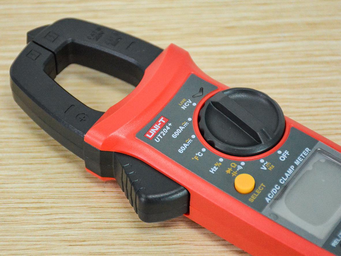 Ngàm 28mm & LCD lớn — dùng thực tế trong tủ điện.