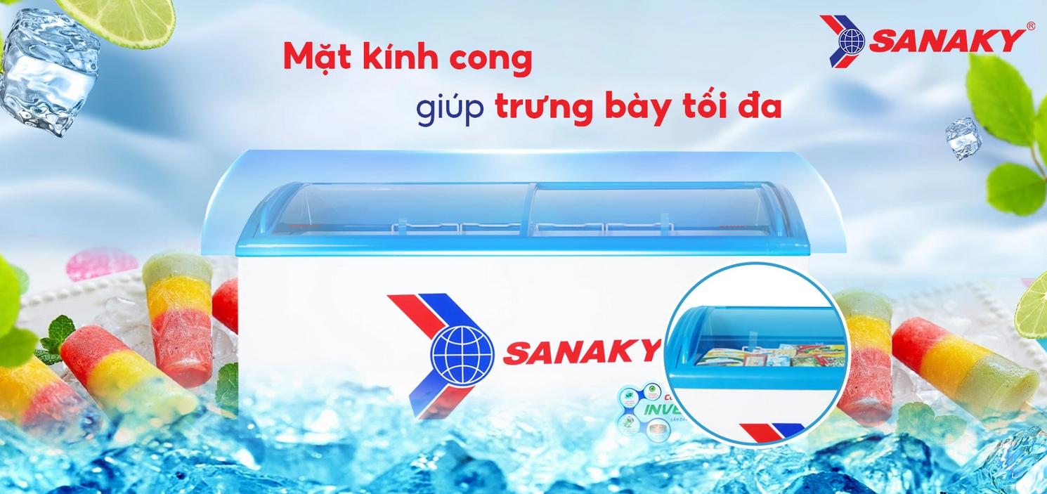 Mặt kính cong trưng bày rõ ràng.