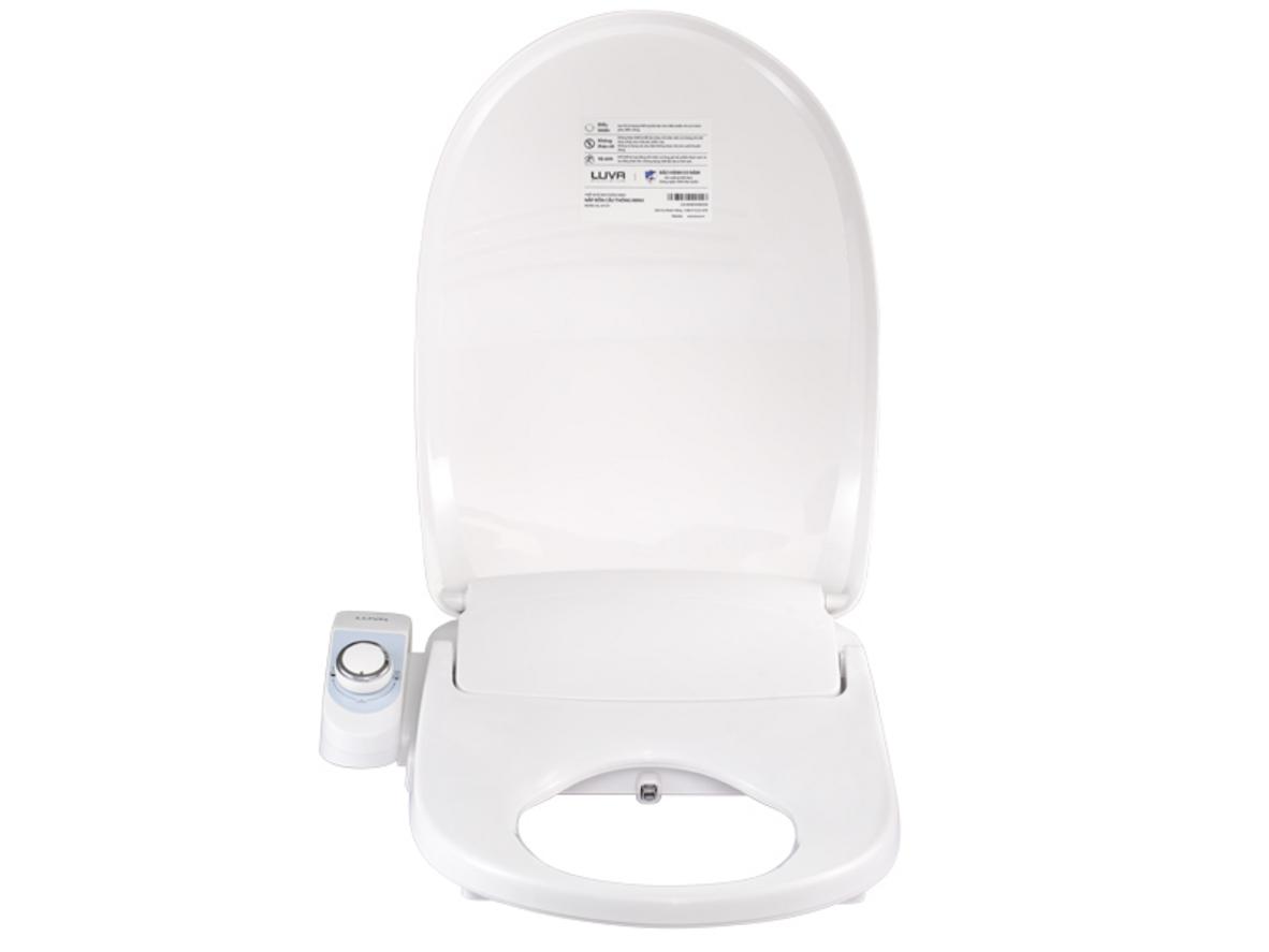 Hai vòi phun inox mạ niken — riêng biệt cho hậu môn và phụ nữ, dễ vệ sinh.