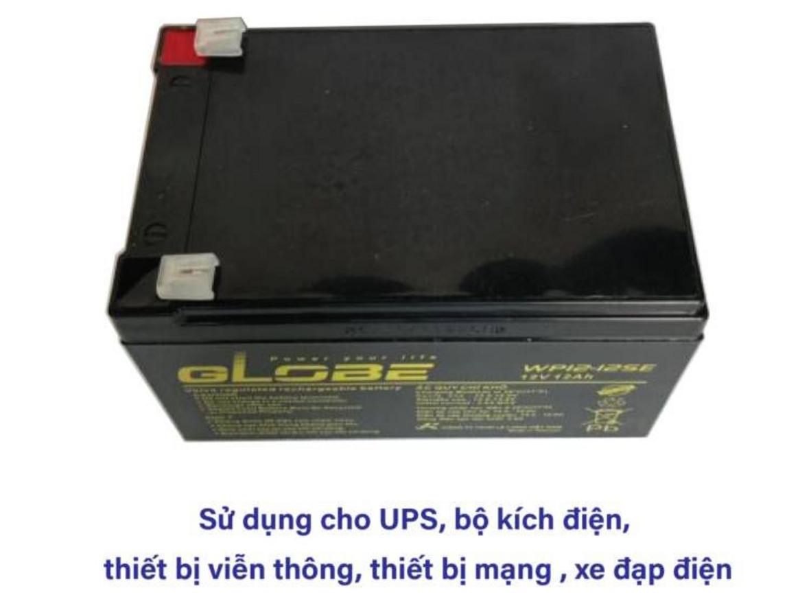 Cận cảnh nhãn 'VRLA AGM' — không cần bảo dưỡng.