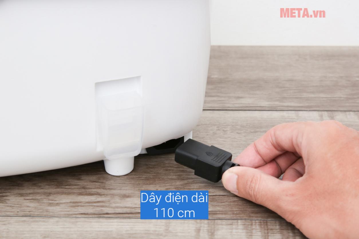 16 chương trình nấu và phụ kiện kèm theo.