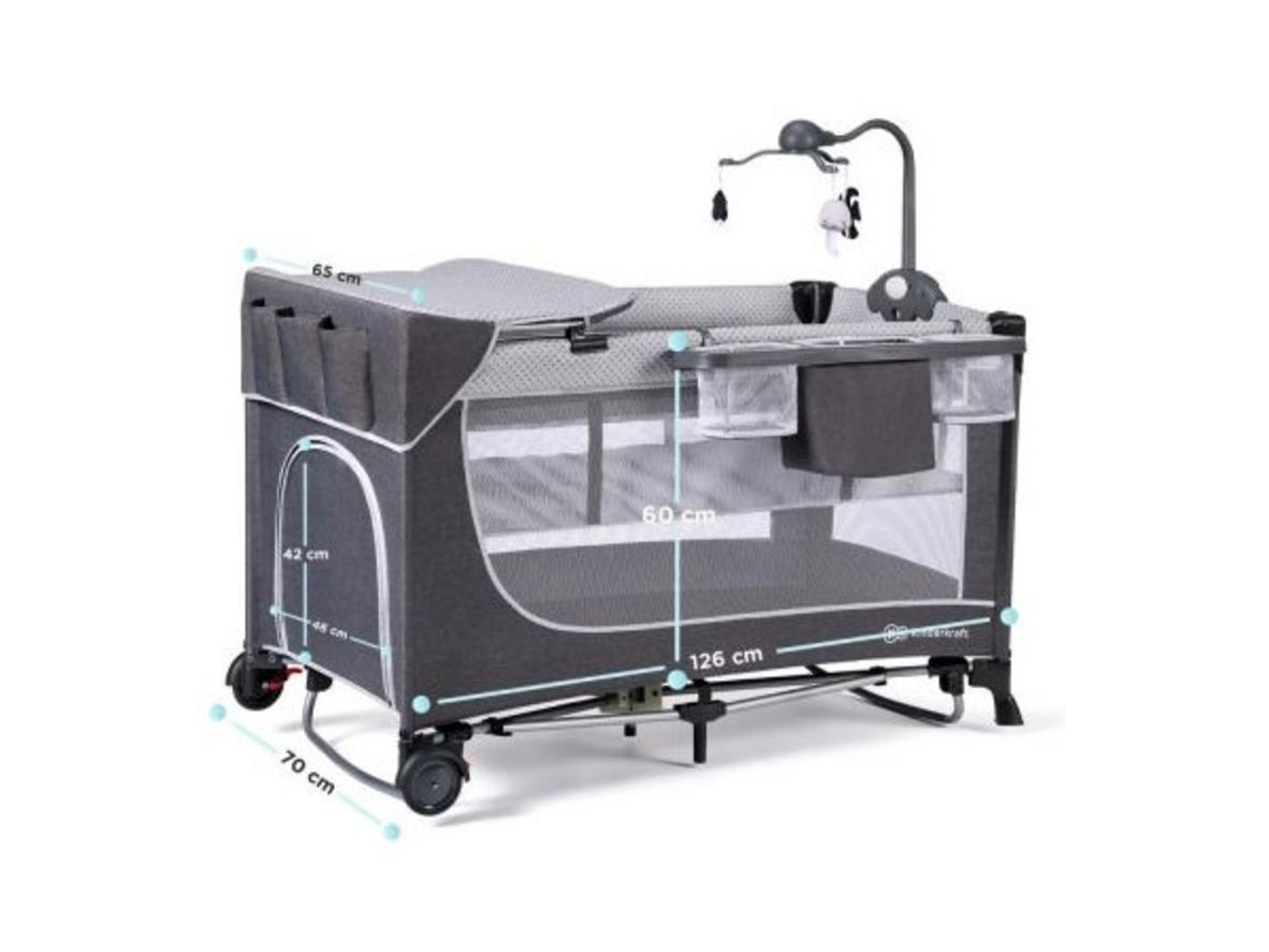2 tầng điều chỉnh độ cao giúp chăm bé thuận tiện hơn.