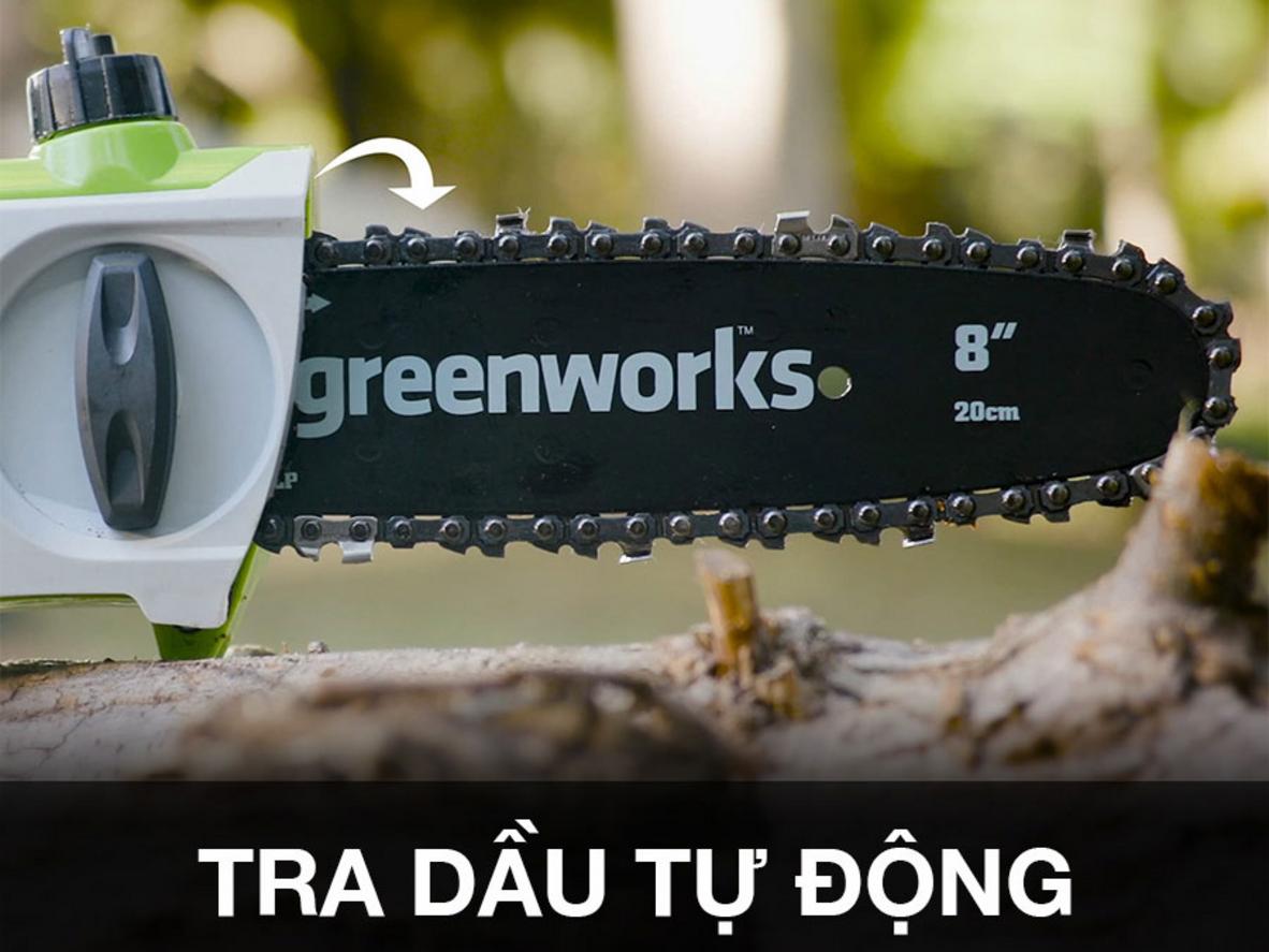 Đầu 2-in-1: lưỡi tỉa 51cm và lưỡi cưa 20cm hoạt động linh hoạt trên cùng thân máy.