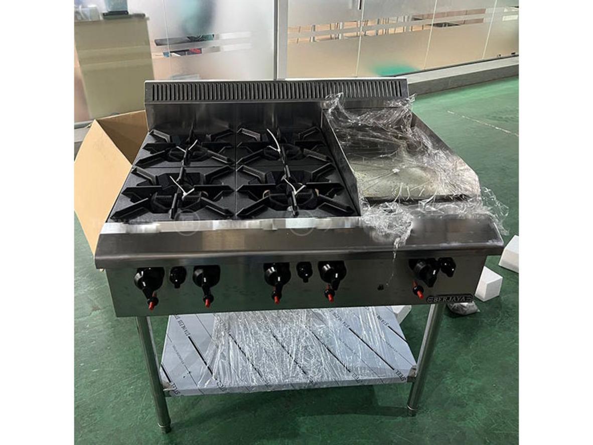 4 họng công suất cao giúp nấu đồng thời nhiều món