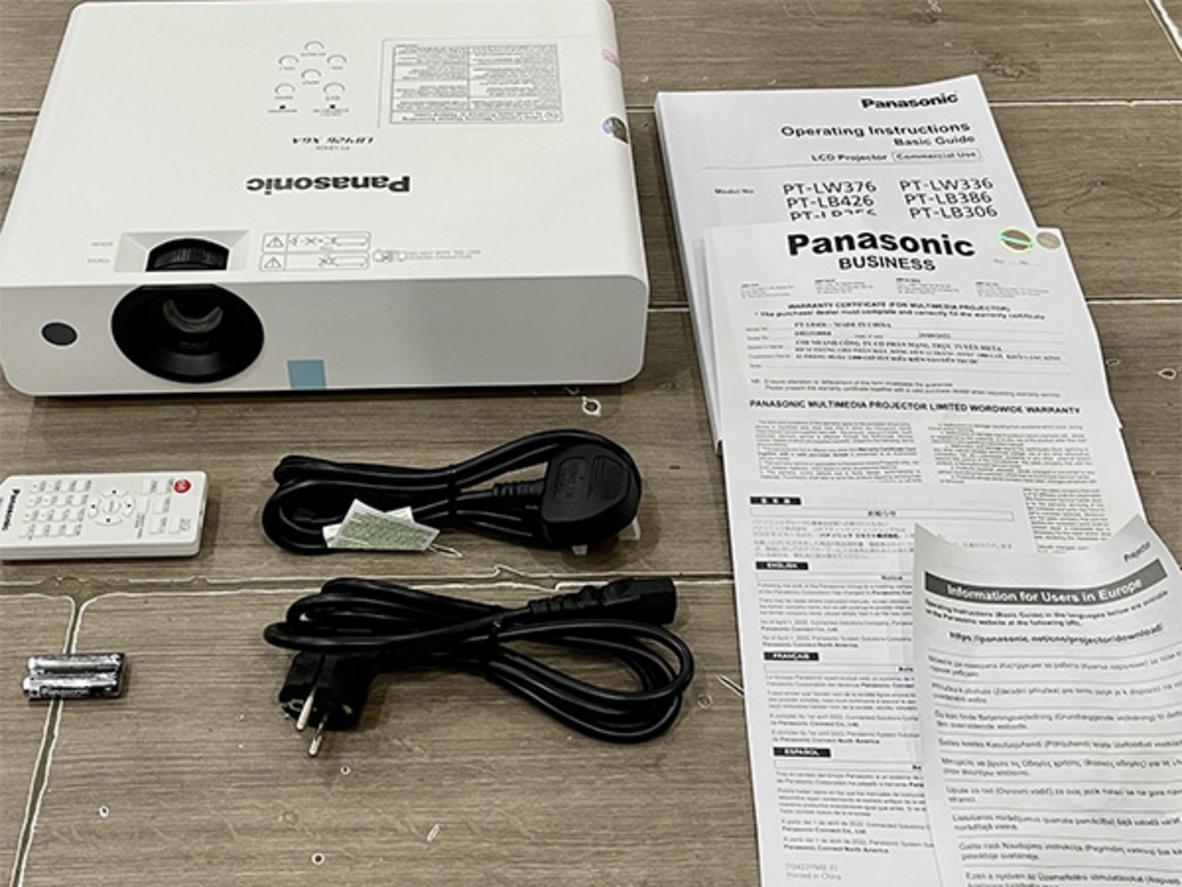 Độ sáng 4100 ANSI Lumens cho phòng sáng
