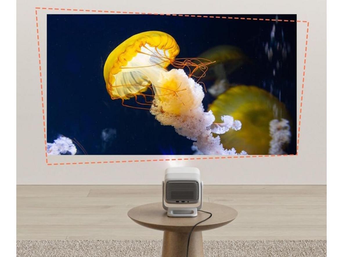 Android TV 11 với Chromecast và loa Dynaudio tích hợp giúp xem nhanh, điều khiển dễ dàng từ điện thoại.