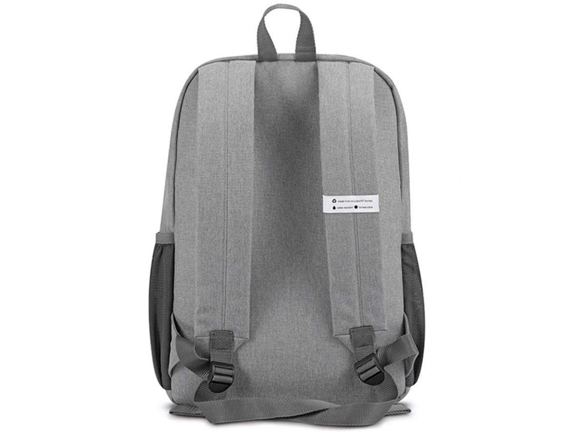 Kích thước 44.5 x 29 x 13 cm và trọng lượng ~530g