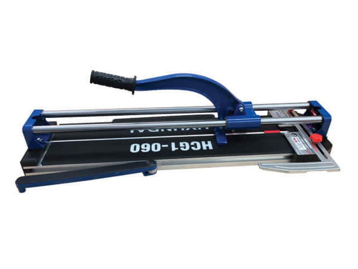 Đèn Laser hỗ trợ định vị cho đường cắt chính xác.