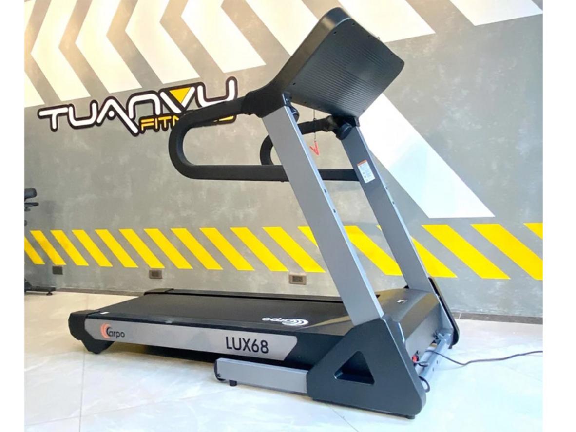 Bàn chạy rộng 480 x 1300 mm cho trải nghiệm như phòng gym