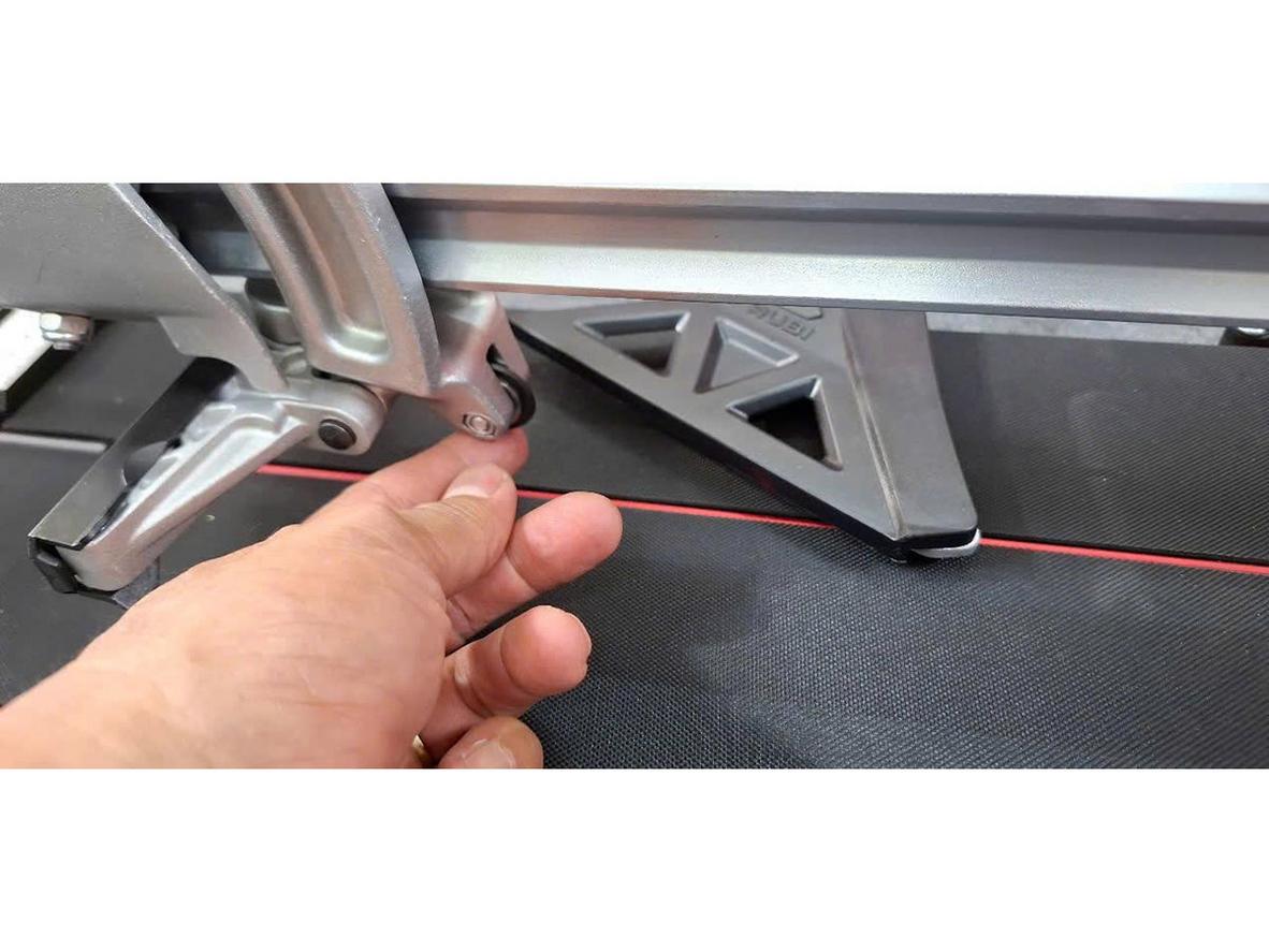 Bàn đỡ nhôm — nhẹ, dễ di chuyển