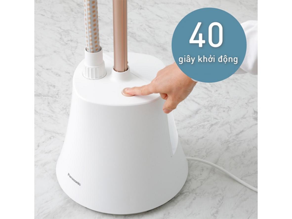 Đầu phun rộng và luồng hơi 40 g/phút giúp ủi nhanh hơn.