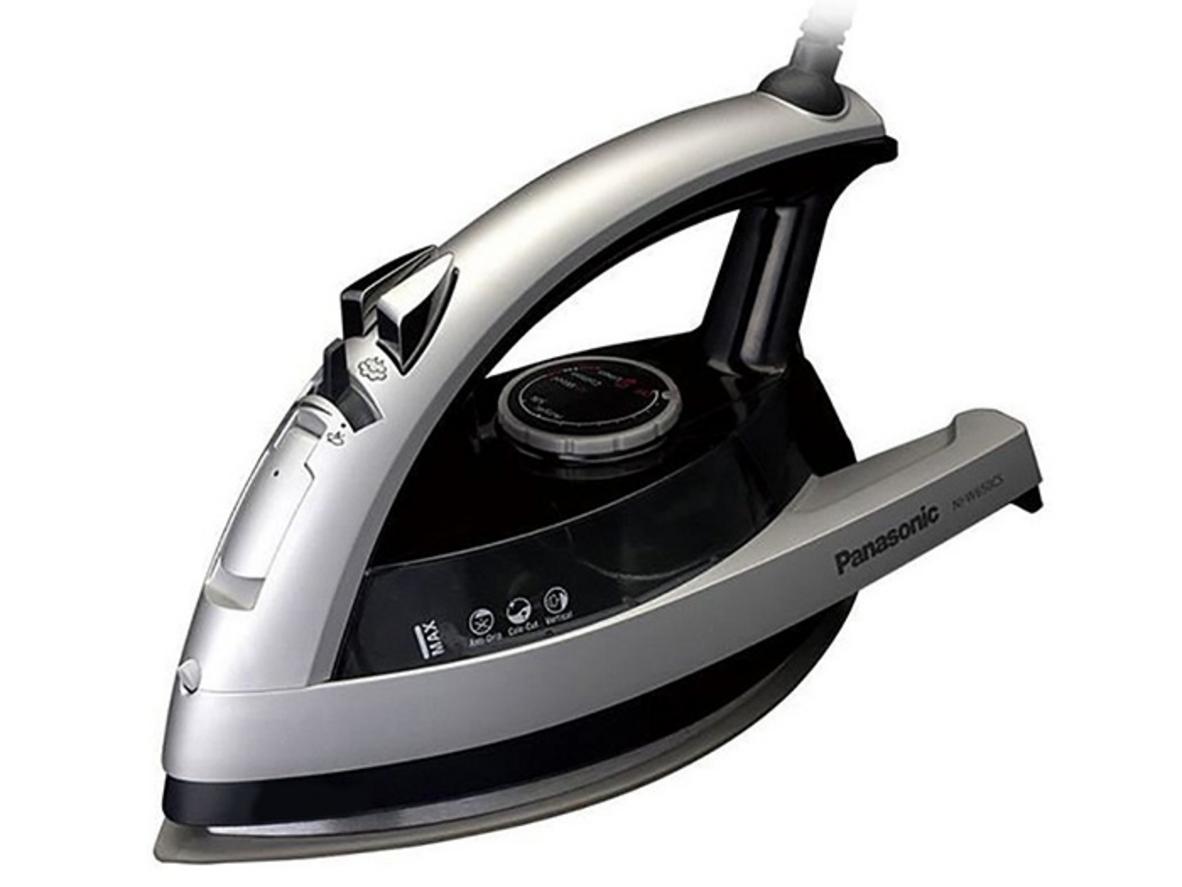 Tổng quan Bàn là hơi nước Panasonic PABU-NI-W650CSLRA