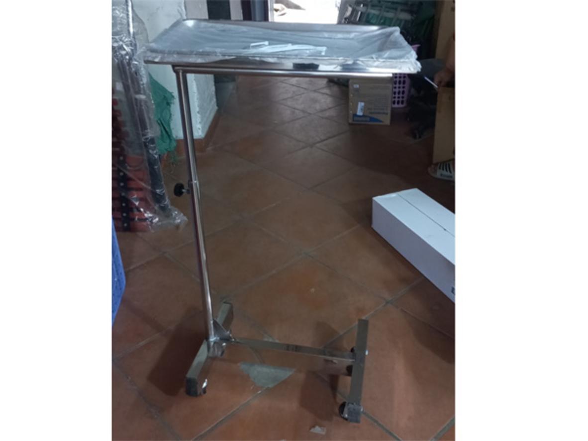 Tổng quan Bàn tít đựng dụng cụ phẫu thuật