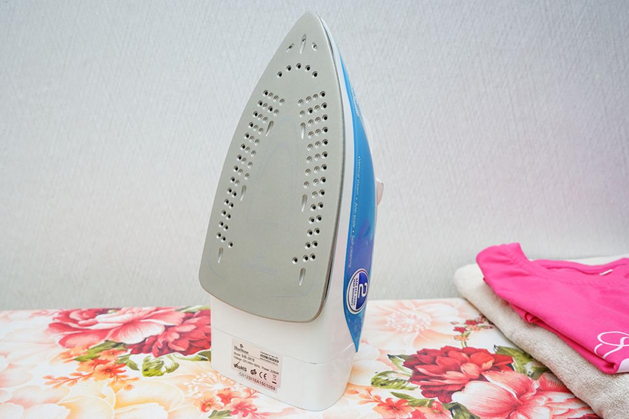 Bình nước 350ml — Ủi liên tục, ít phải châm lại