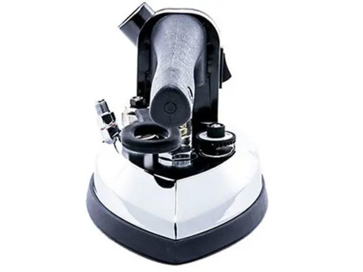 Hơi khô mạnh 1300W giúp rút nếp nhanh