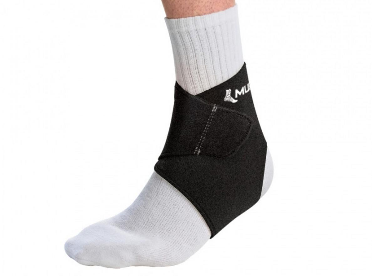 Tổng quan Băng mắt cá chân Mueller Wraparound Support OSFM 43637