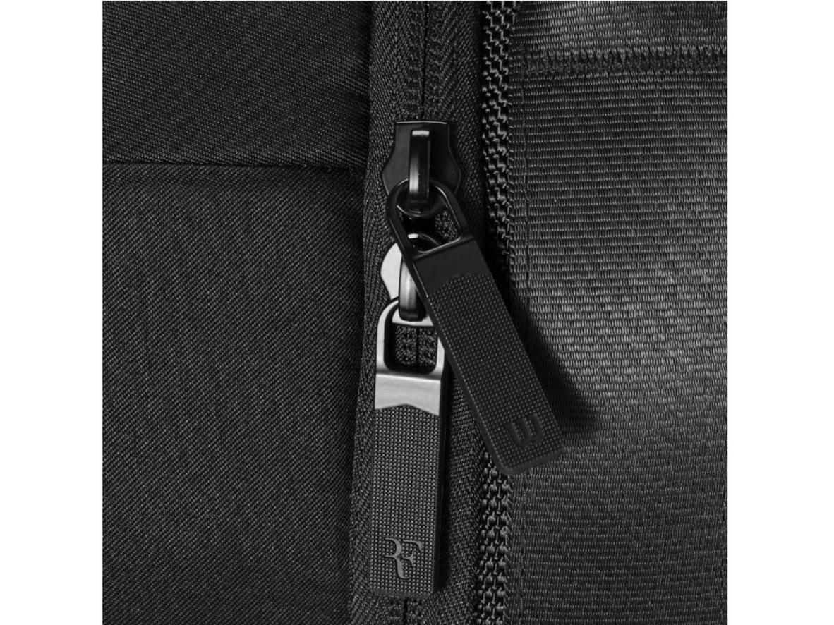 Khoang đựng 2 vợt an toàn