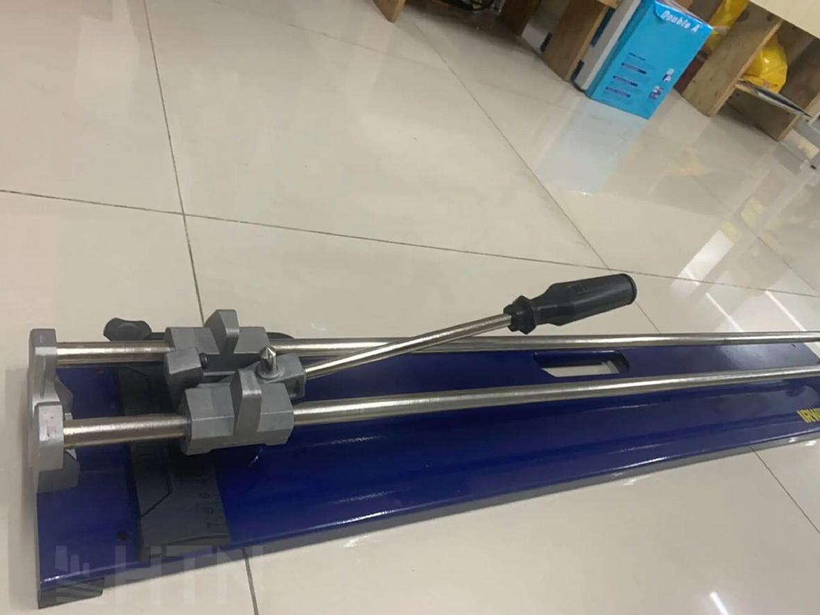 Cắt gạch tối đa 90cm, phù hợp viên lớn