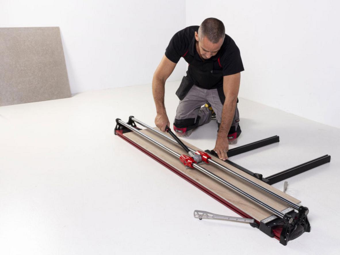 Cắt gạch 100x100 trên Tiger-1600: đường cắt sạch, không vỡ cạnh