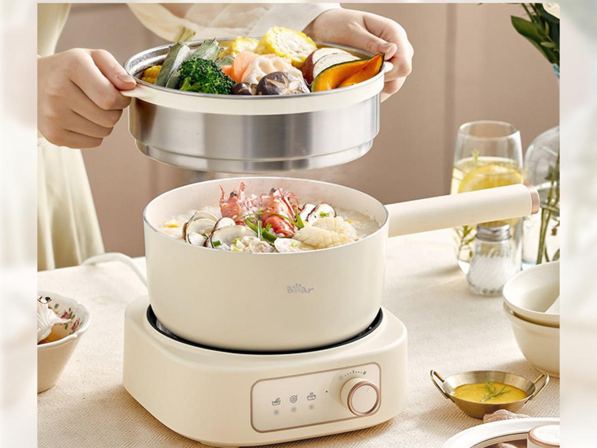 Công suất 1000W giúp nấu nhanh, phù hợp cho bữa ăn gia đình