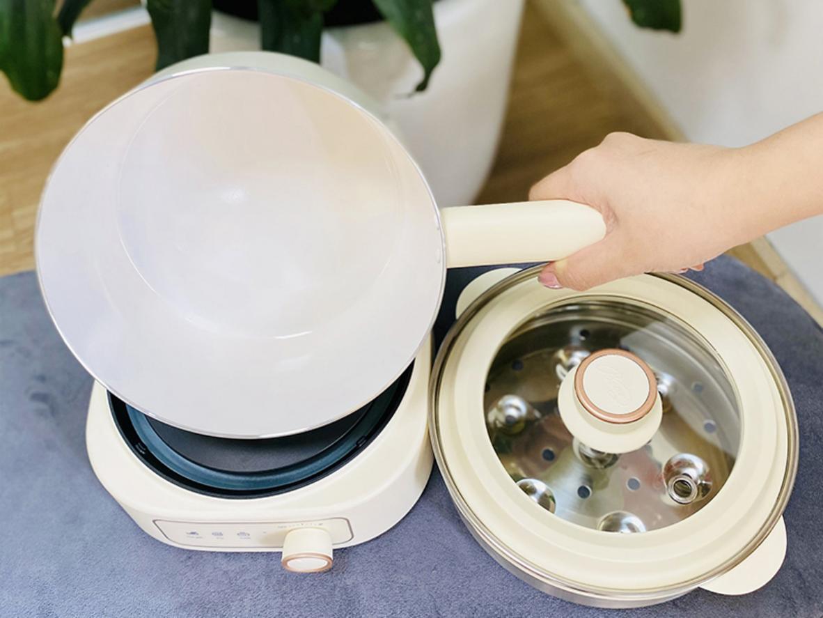 Công suất 1000W giúp nấu nhanh, phù hợp cho bữa ăn gia đình