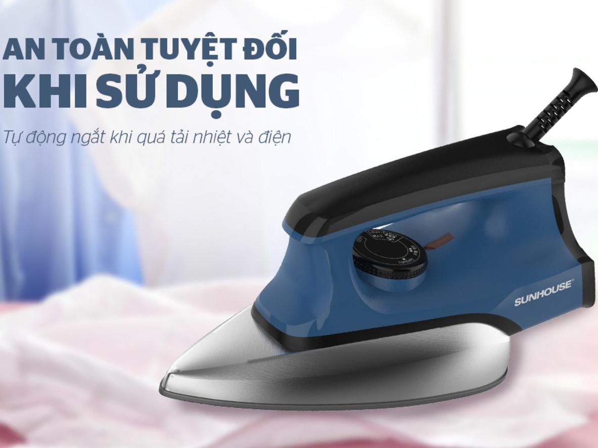 Công suất 1200W: Nóng nhanh, ủi phẳng trong ít phút