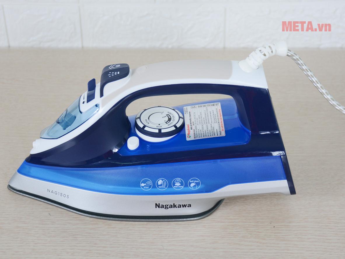 Công suất 1.200W và bình nước 280ml
