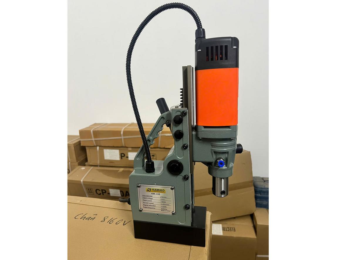 Công suất 1.380W cho hiệu suất khoan cao