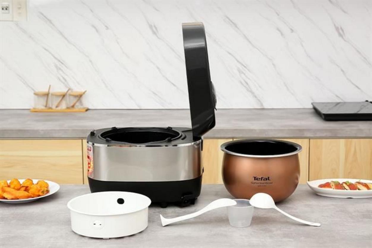 1400W, giữ ấm 24 giờ và chế độ ECO